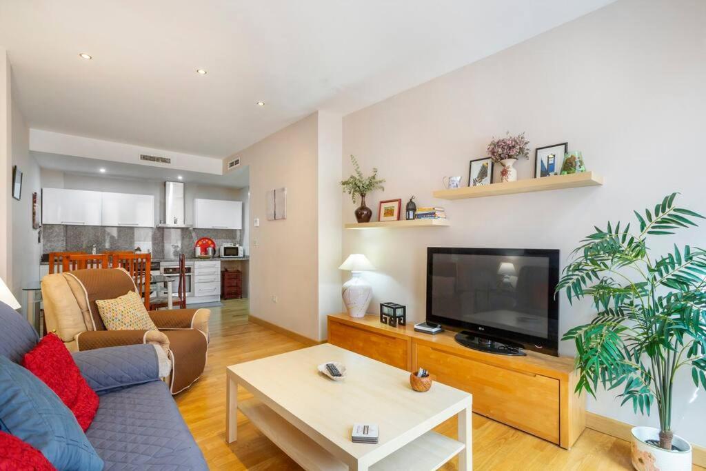 Marieta Apartment By The Castle With Ac Alicante Buitenkant foto