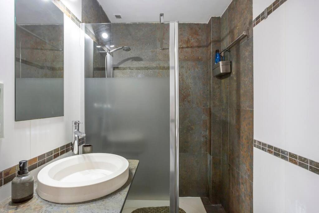 Marieta Apartment By The Castle With Ac Alicante Buitenkant foto